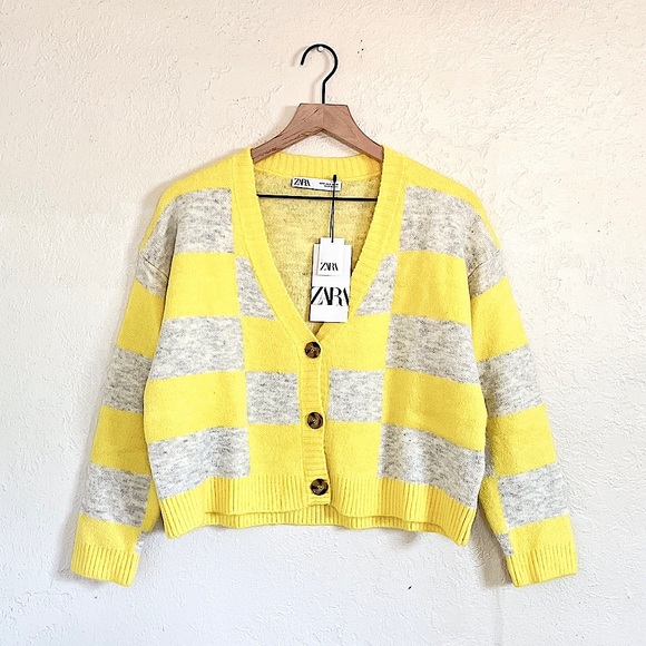 Zara Sweaters - Zara Plaid Knit Jacket